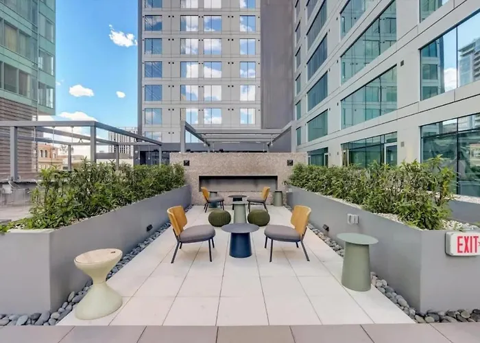 Boulevard Downtown Highrise Stu Sky Pool Parking Gym 02 *